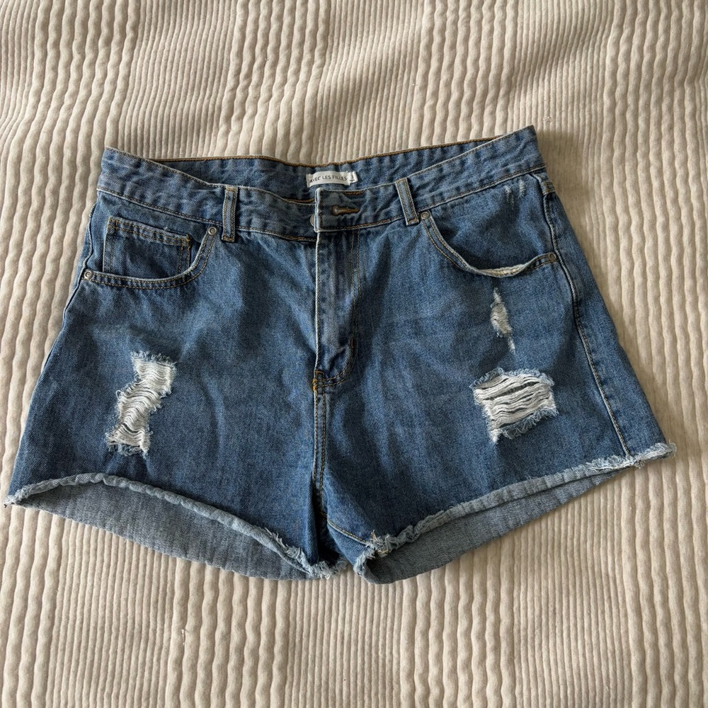 Avec Les Filles 3” Distressed Jean Shorts Women’s 31‎